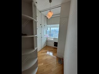 West Kowloon - Sorrento Phase 1 Block 6 05