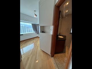 West Kowloon - Sorrento Phase 1 Block 6 06