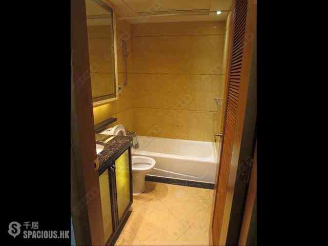 West Kowloon - The Arch Star Tower (Block 2) 03