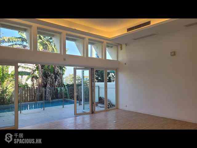 Clear Water Bay - Golden Lake Villa 02
