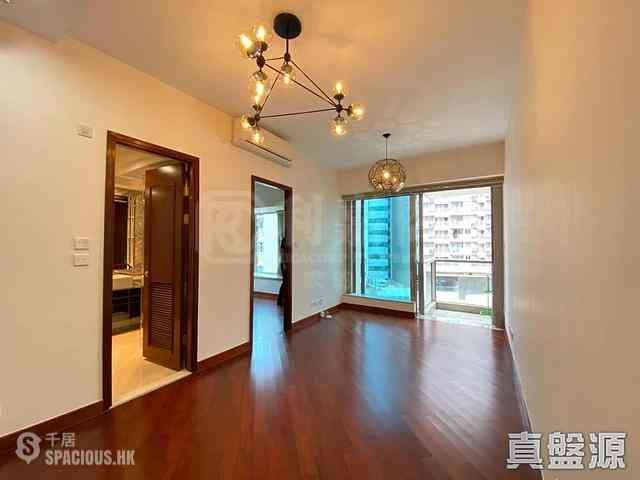 Wan Chai - The Avenue 01