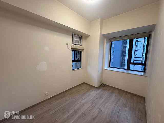 Mid Levels Central - Robinson Heights Block 2 07
