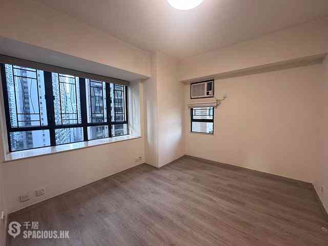 Mid Levels Central - Robinson Heights Block 2 09