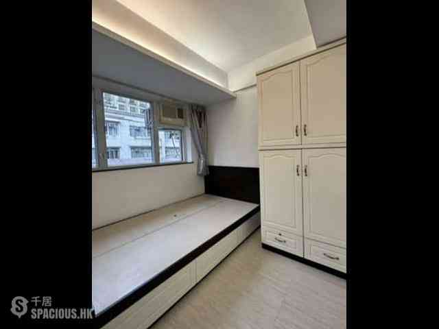 Wan Chai - Cheong Ip Building 04