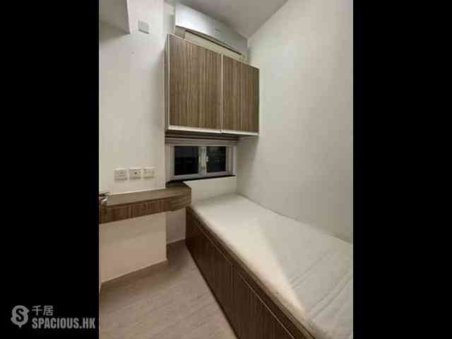 Wan Chai - Cheong Ip Building 05