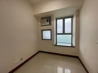 Kennedy Town - The Merton Tower 2 04