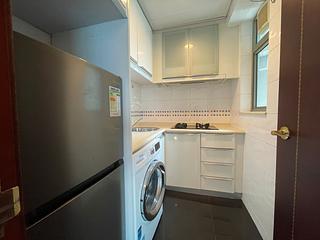 Kennedy Town - The Merton Tower 2 06