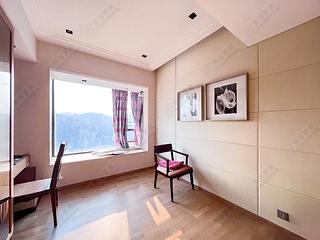 Happy Valley - Broadwood Twelve 05