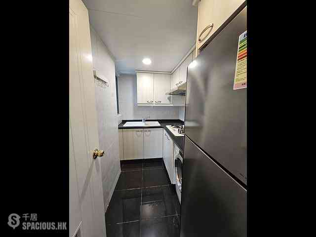 Tai Kok Tsui - Island Harbourview Block 10 04