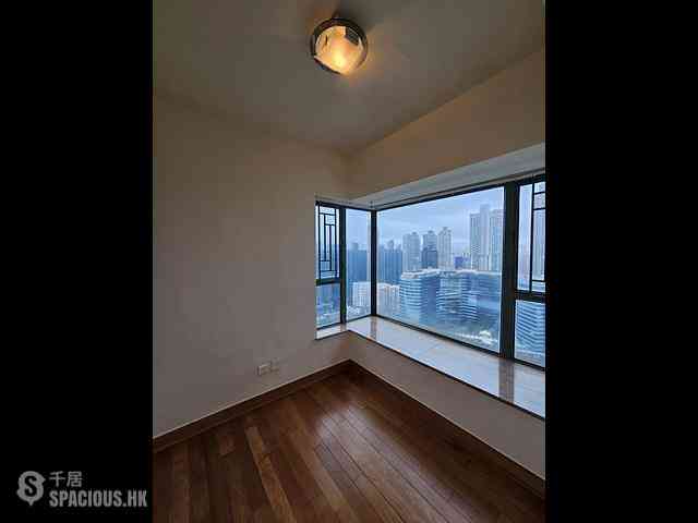 Tai Kok Tsui - Island Harbourview Block 10 06