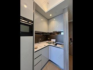 Lohas Park - Lohas Park Phase 11C Villa Garda II Tower 2A 02