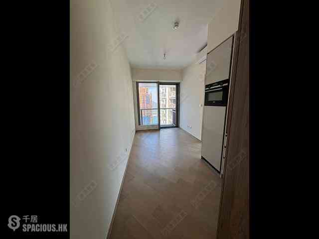 Lohas Park - Lohas Park Phase 11C Villa Garda II Tower 2A 04