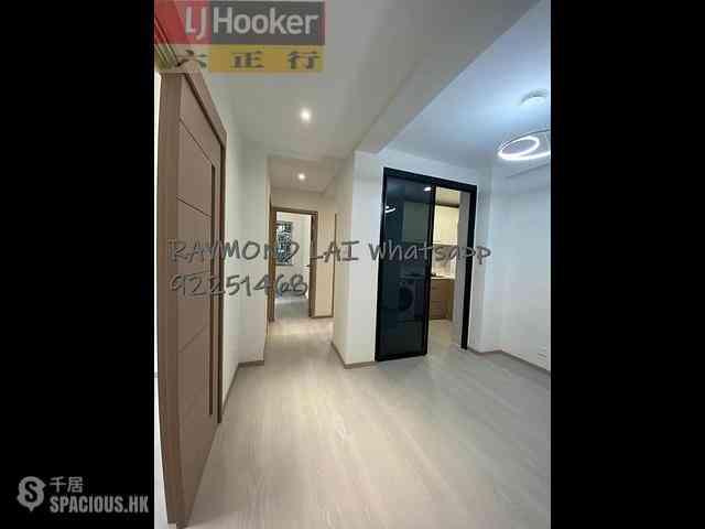 Sai Ying Pun - 1E, High Street 11