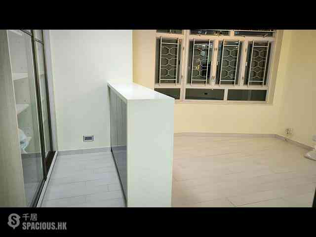 Chai Wan - New Jade Gardens Block 5 02