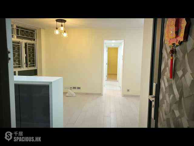 Chai Wan - New Jade Gardens Block 5 05
