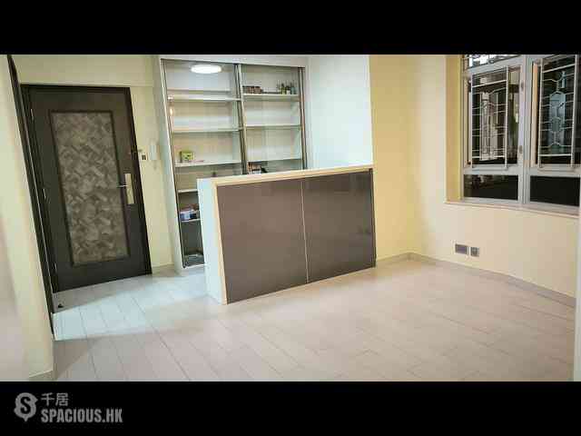 Chai Wan - New Jade Gardens Block 5 06