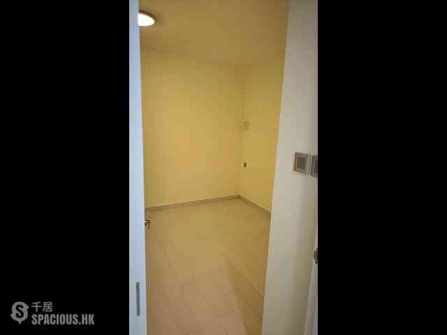 Chai Wan - New Jade Gardens Block 5 07