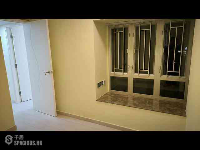 Chai Wan - New Jade Gardens Block 5 08