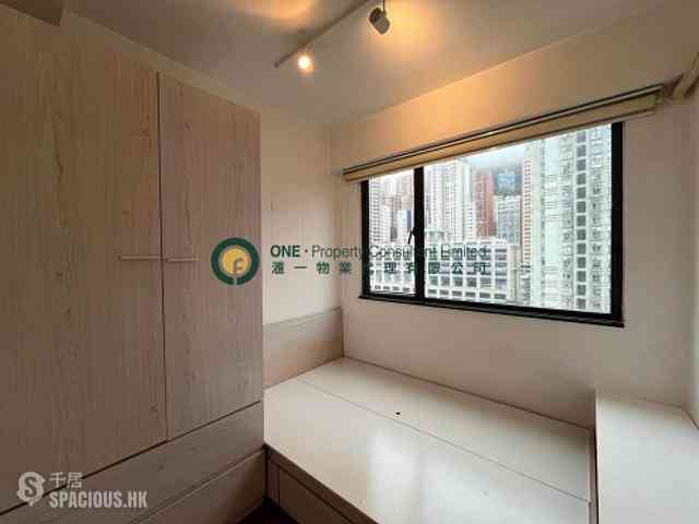 Sai Ying Pun - Tung Cheung Building 05