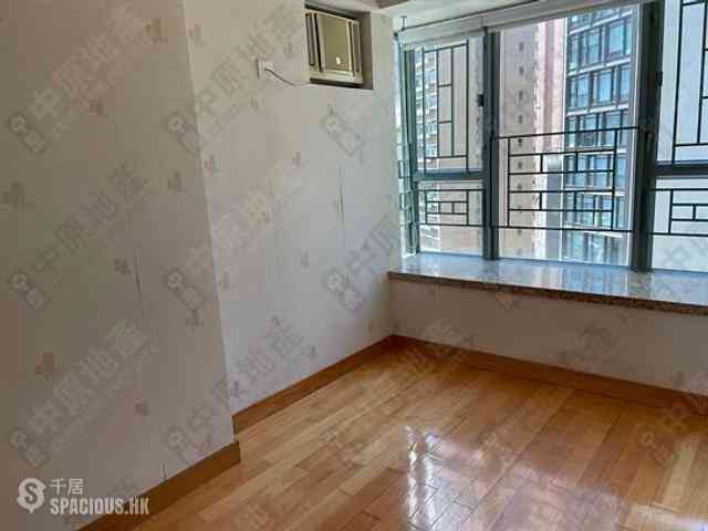 Sheung Wan - Queen's Terrace Block 2 05