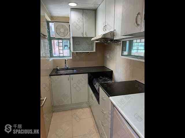 Sheung Wan - Queen's Terrace Block 2 06