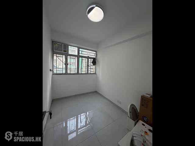 Wan Chai - Kwong Tak Mansion 05