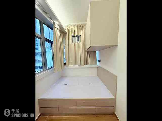 Sai Ying Pun - 203-205, Des Voeux Road West 06