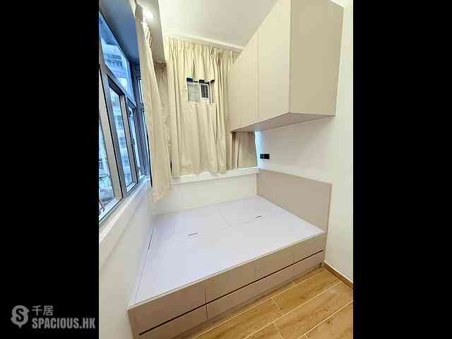 Sai Ying Pun - 203-205, Des Voeux Road West 07