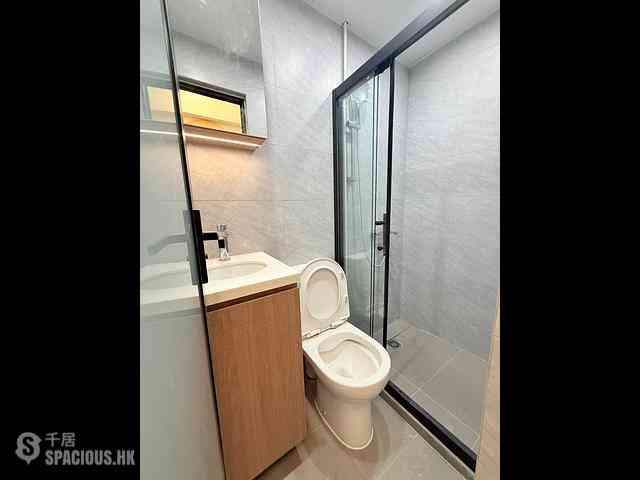 Sai Ying Pun - 203-205, Des Voeux Road West 08