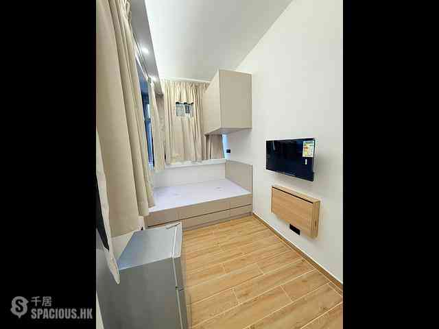 Sai Ying Pun - 203-205, Des Voeux Road West 02