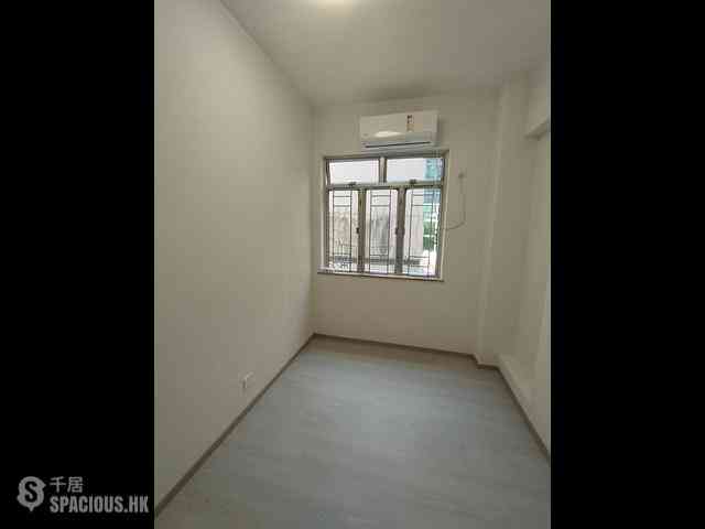 Sai Ying Pun - 1E, High Street 11