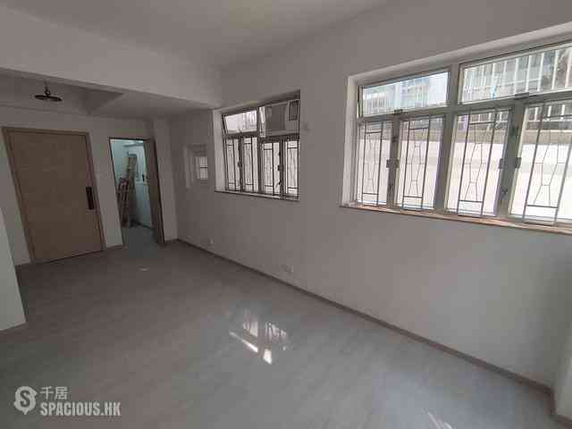 Sai Ying Pun - 1E, High Street 12