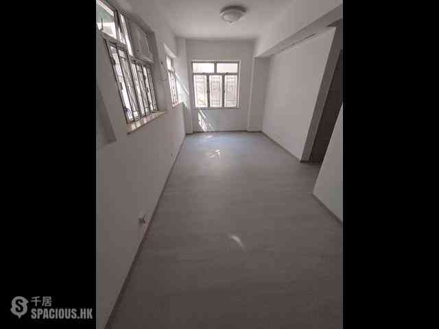 Sai Ying Pun - 1E, High Street 13