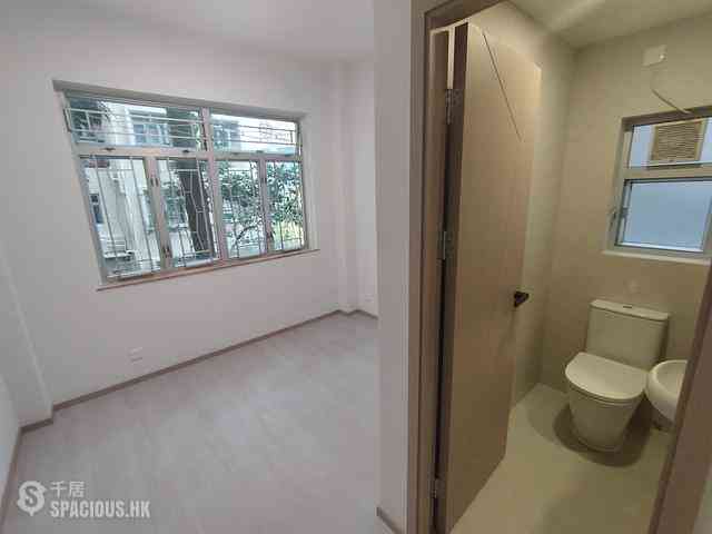 Sai Ying Pun - 1E, High Street 16