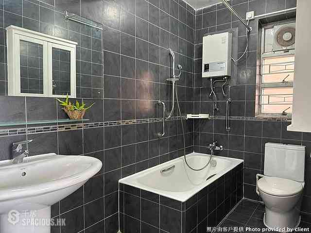 Pok Fu Lam - Baguio Villa Block 21 09