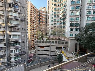 Mid Levels West - Fook Wah Mansions 03