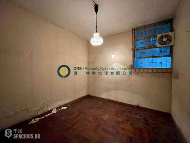 Mid Levels West - Hing Wah Mansions 10