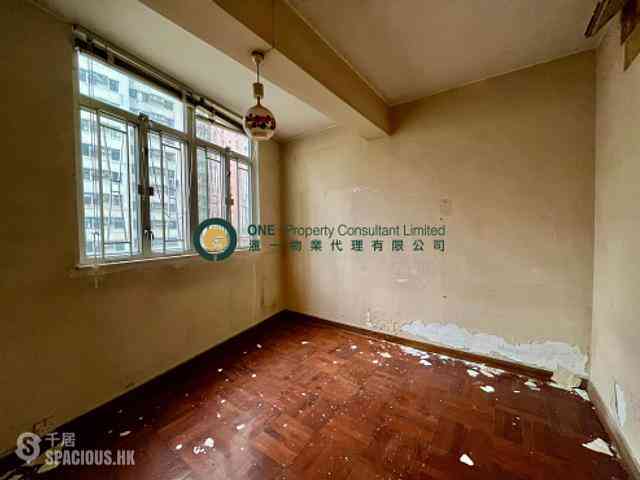 Mid Levels West - Hing Wah Mansions 11