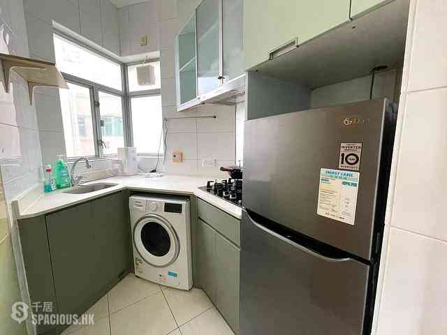 Tung Chung - Coastal Skyline Phase 1 Block 6 07