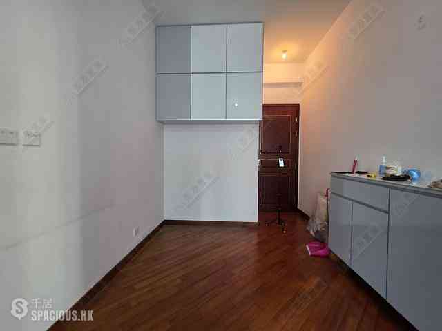 Wan Chai - The Avenue Phase 2 Block 1 03