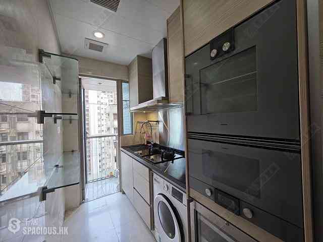 Wan Chai - The Avenue Phase 2 Block 1 04