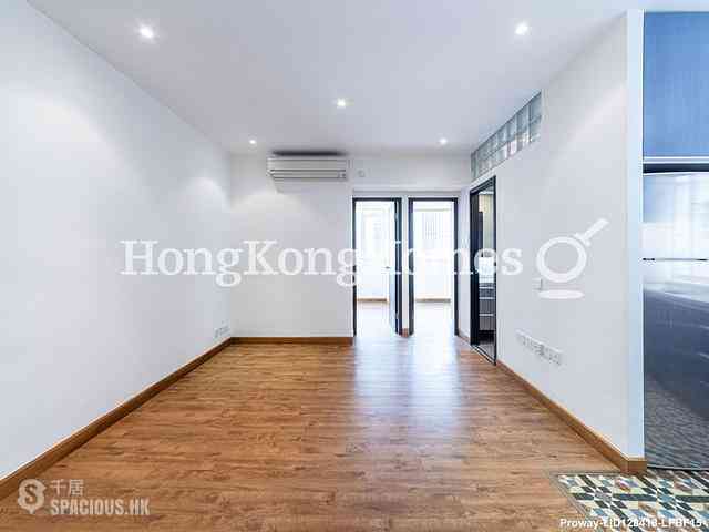 Causeway Bay - Lai Yuen Apartments 01