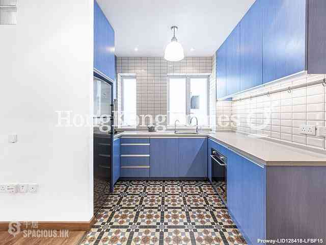 Causeway Bay - Lai Yuen Apartments 07