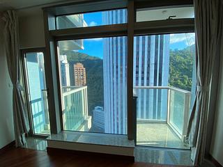 Wan Chai - The Avenue Phase 2 Block 2 02