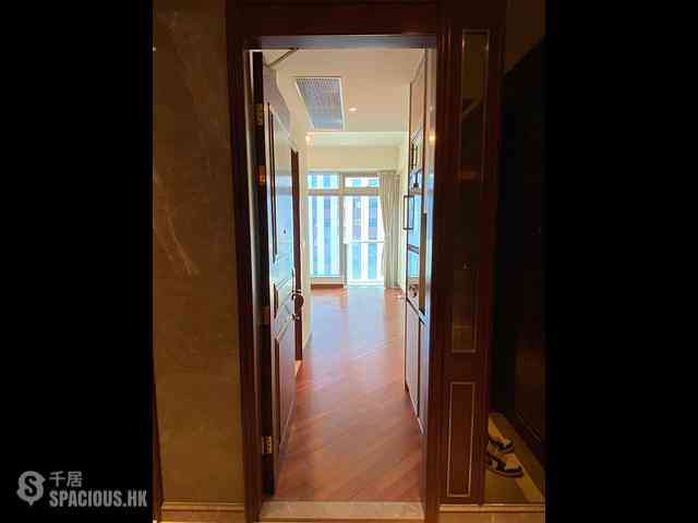Wan Chai - The Avenue Phase 2 Block 2 03