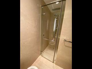 Wan Chai - The Avenue Phase 2 Block 2 07