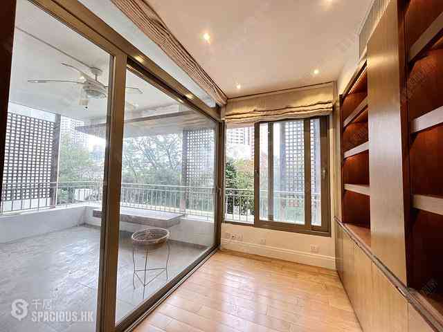 Mid Levels Central - Kam Yuen Mansion 01