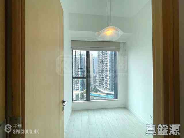 Tseung Kwan O - Twin Peaks Block 1 04
