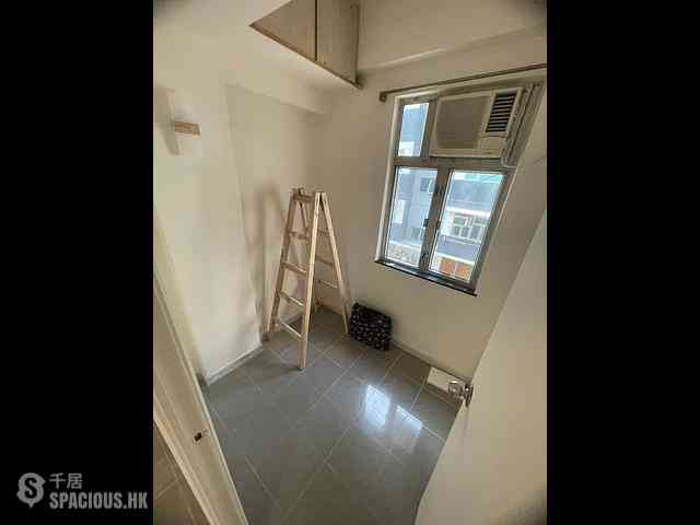 Sheung Wan - Tai Hing Building 02