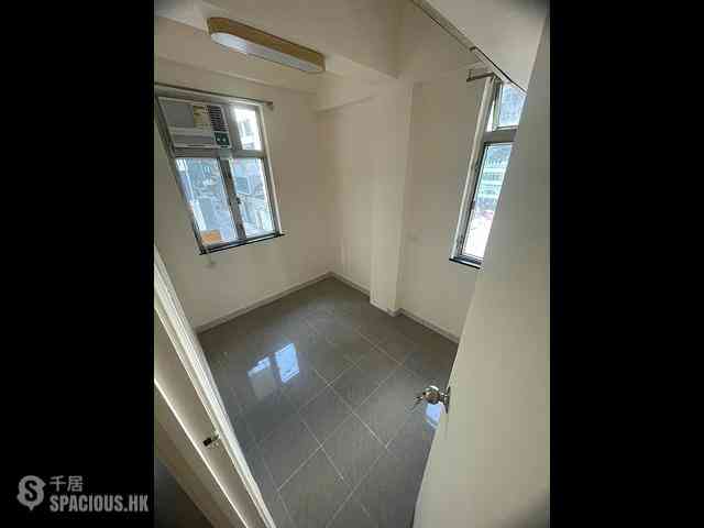 Sheung Wan - Tai Hing Building 03